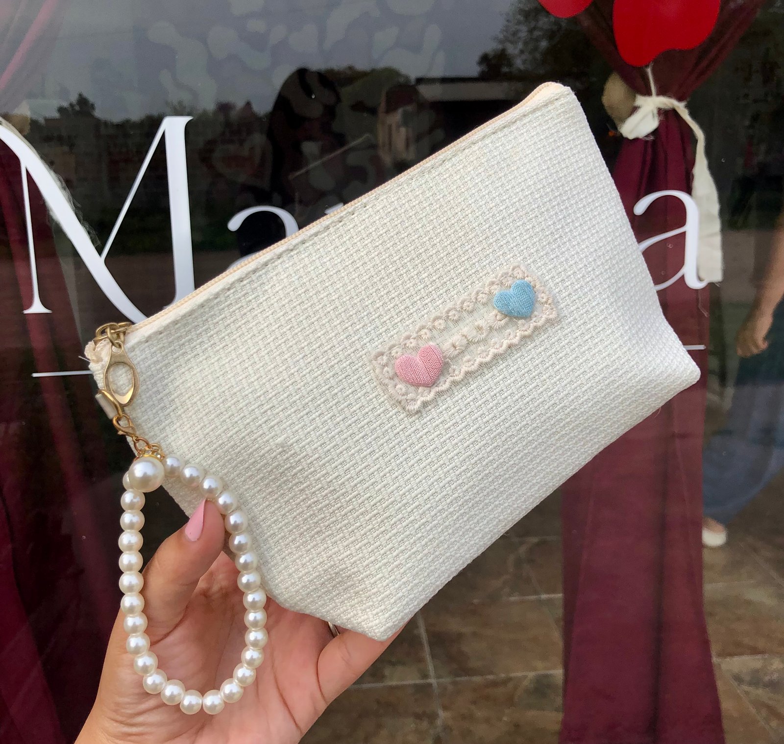 Neceser blanco con perlas 